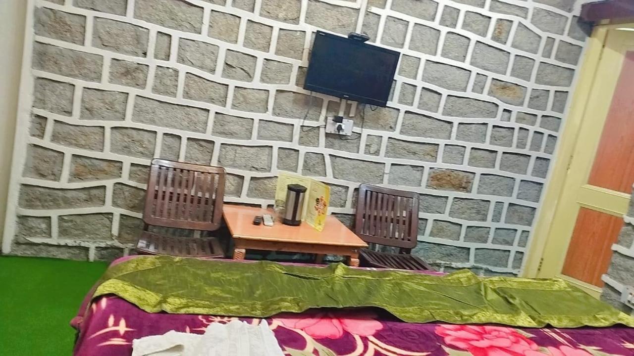 Hotel Seraj International 마날리 외부 사진
