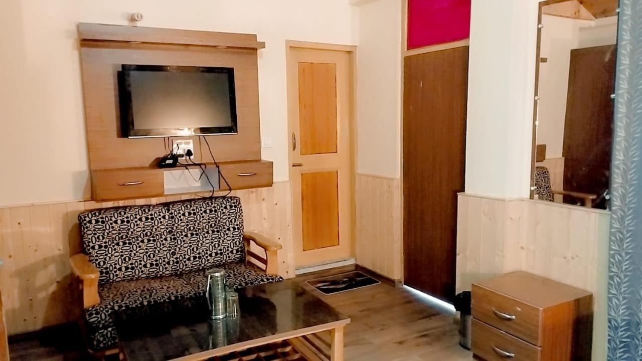 Hotel Seraj International 마날리 외부 사진
