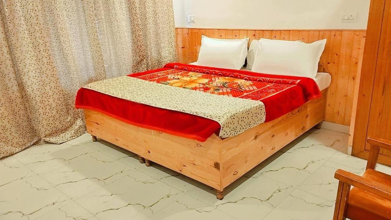 Hotel Seraj International 마날리 외부 사진