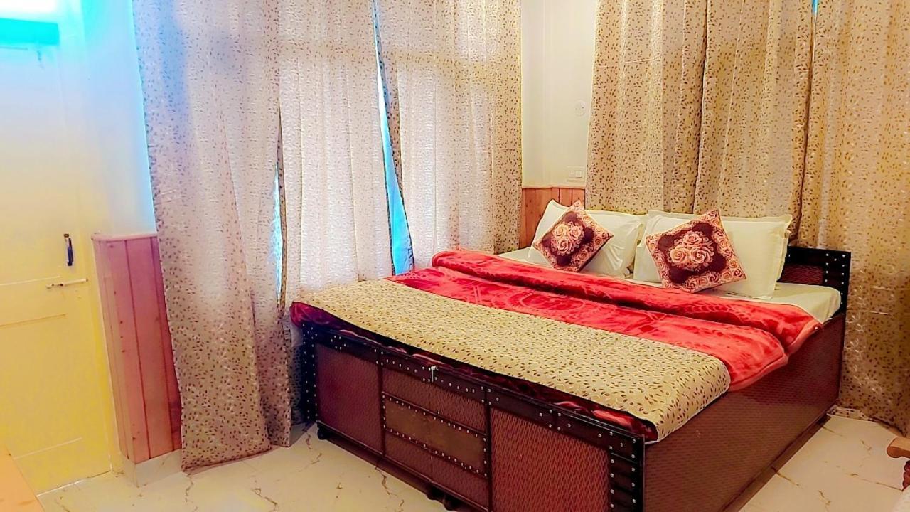 Hotel Seraj International 마날리 외부 사진