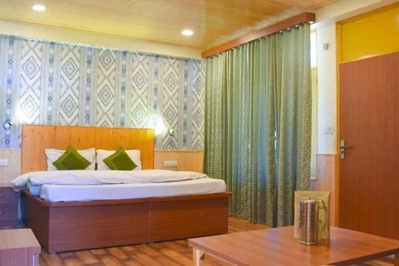 Hotel Seraj International 마날리 외부 사진